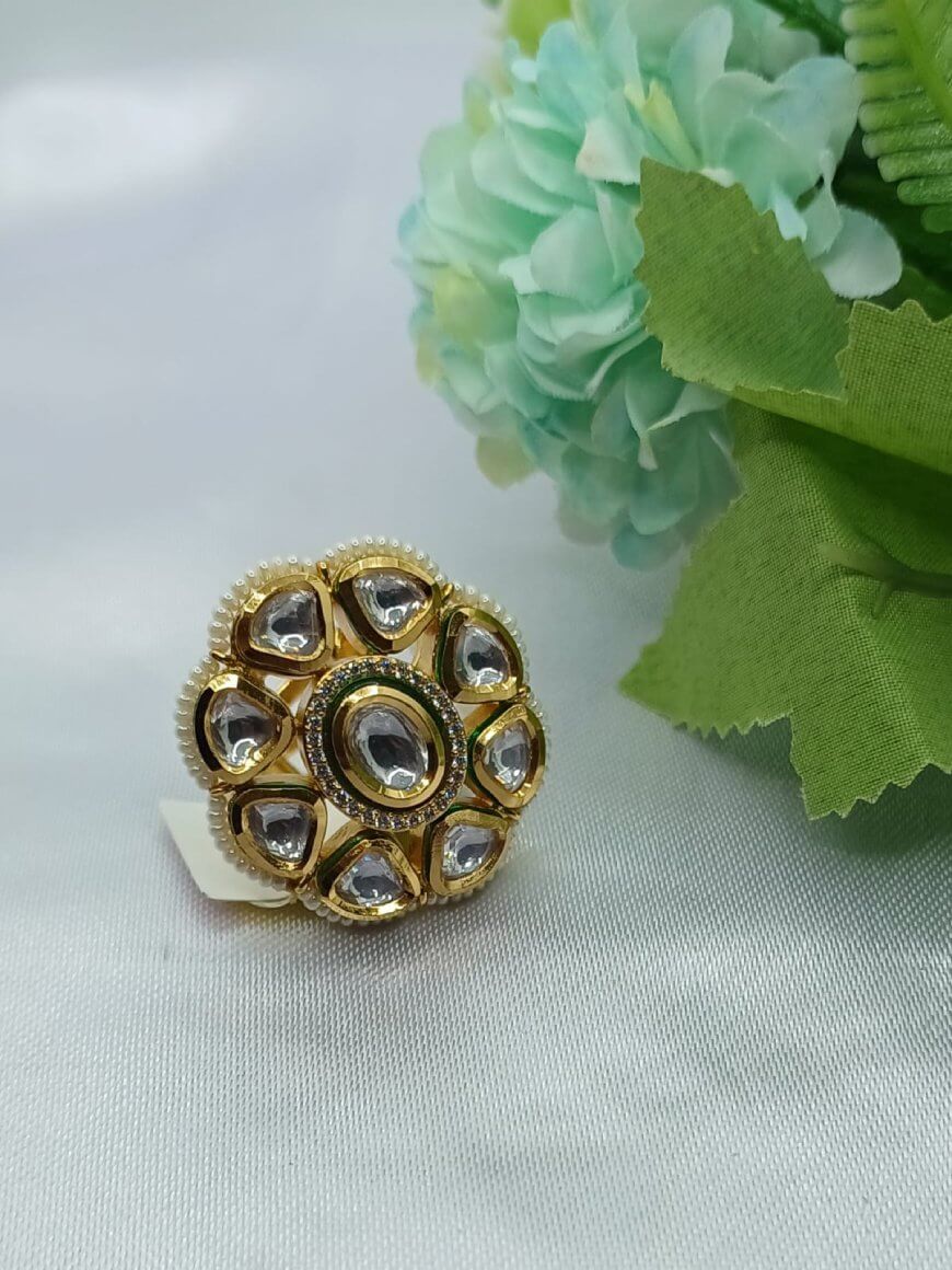 golden kundan ring